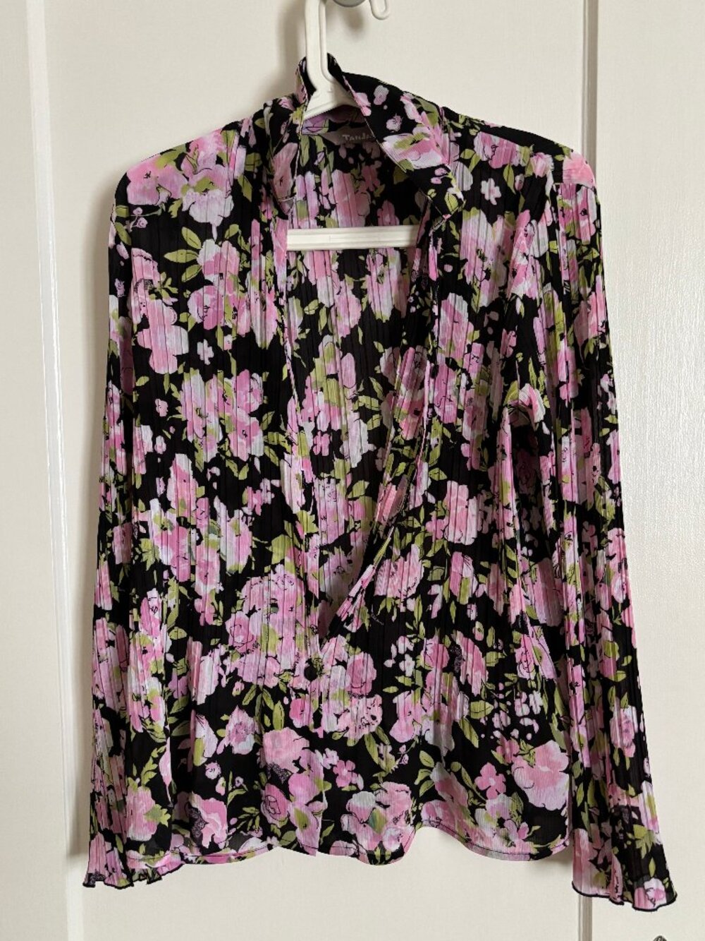TanJay Pink and Black Floral Pleated Blouse